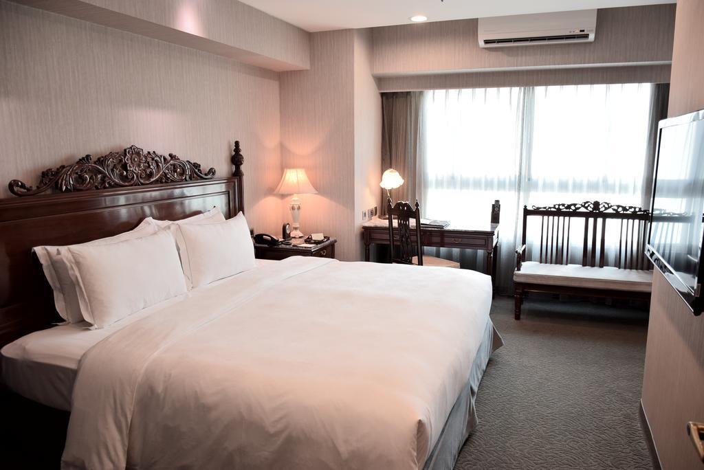 Royal Seasons Hotel Taichung‧Zhongkang Экстерьер фото
