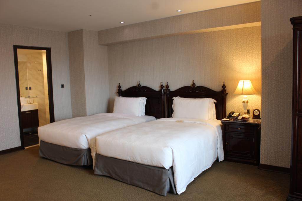 Royal Seasons Hotel Taichung‧Zhongkang Экстерьер фото