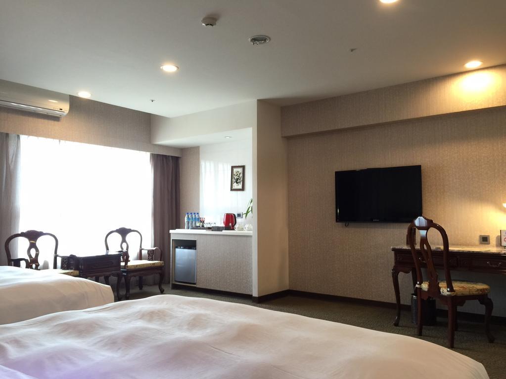 Royal Seasons Hotel Taichung‧Zhongkang Экстерьер фото