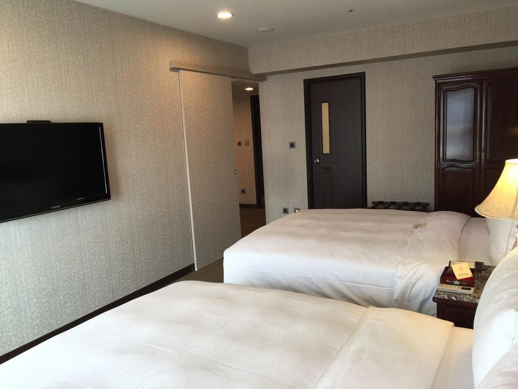 Royal Seasons Hotel Taichung‧Zhongkang Экстерьер фото