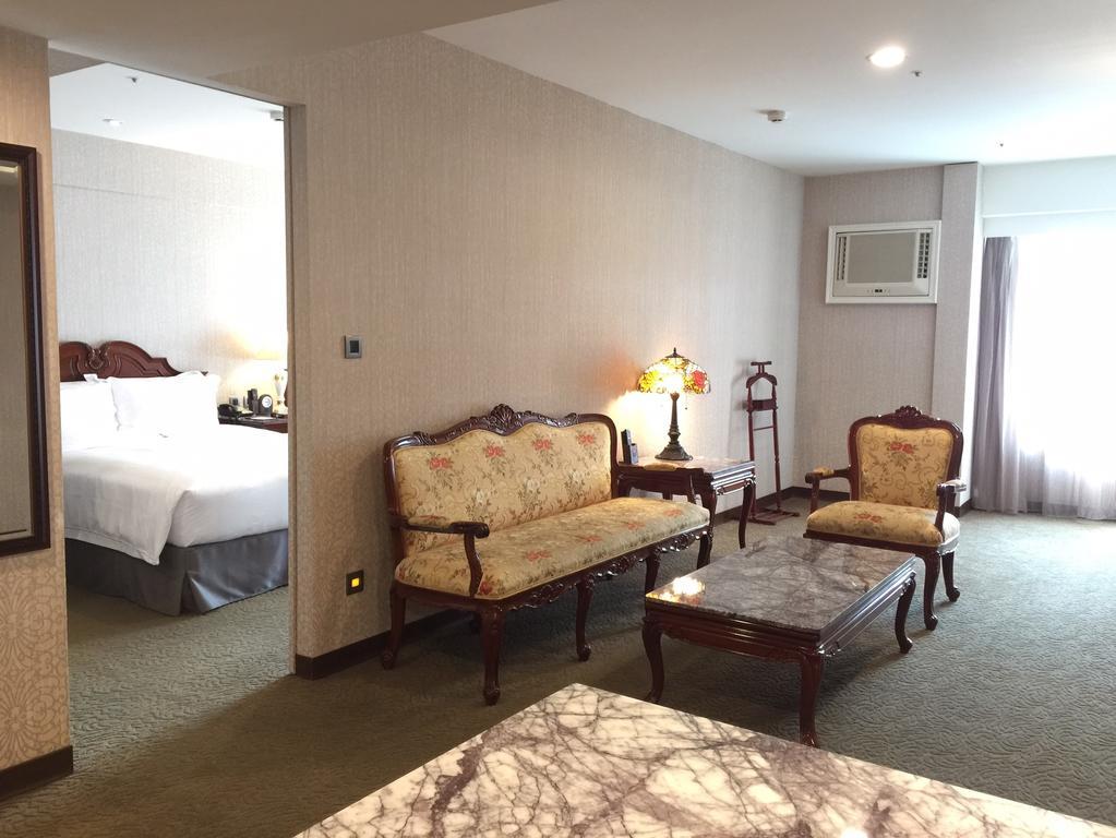 Royal Seasons Hotel Taichung‧Zhongkang Экстерьер фото