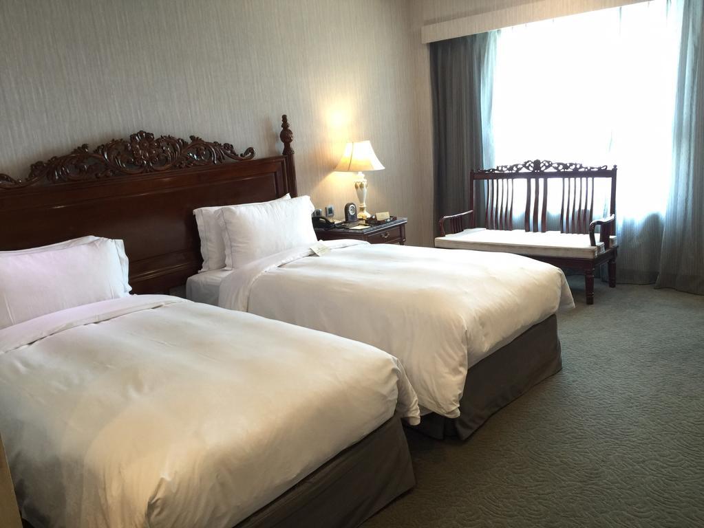 Royal Seasons Hotel Taichung‧Zhongkang Экстерьер фото