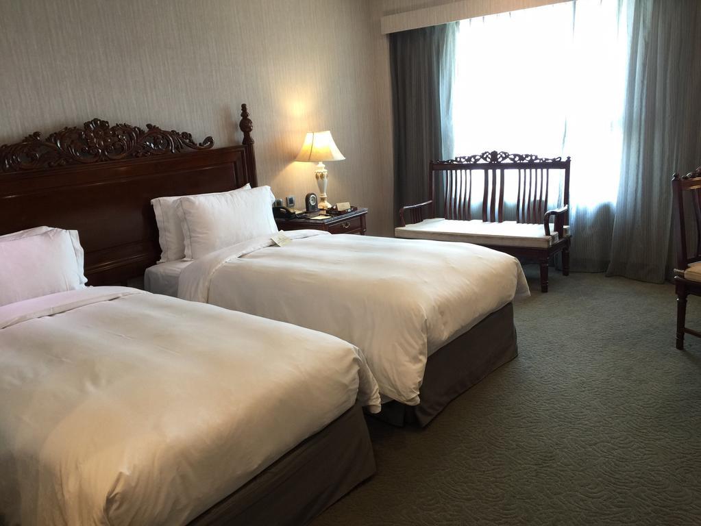 Royal Seasons Hotel Taichung‧Zhongkang Экстерьер фото
