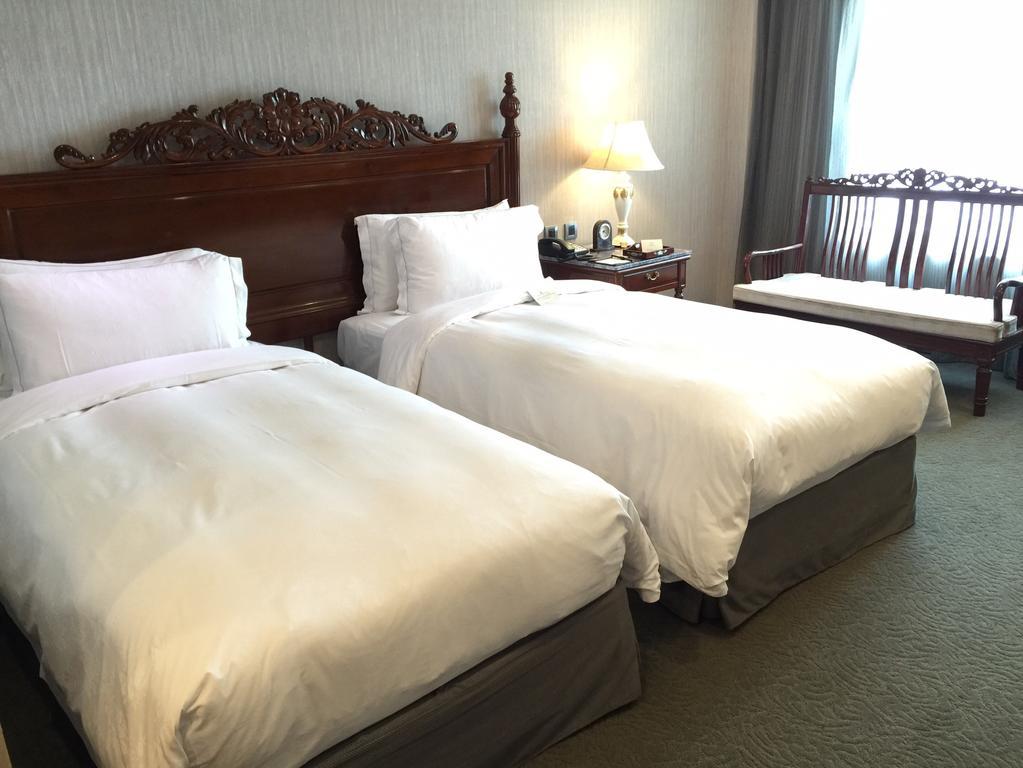 Royal Seasons Hotel Taichung‧Zhongkang Экстерьер фото