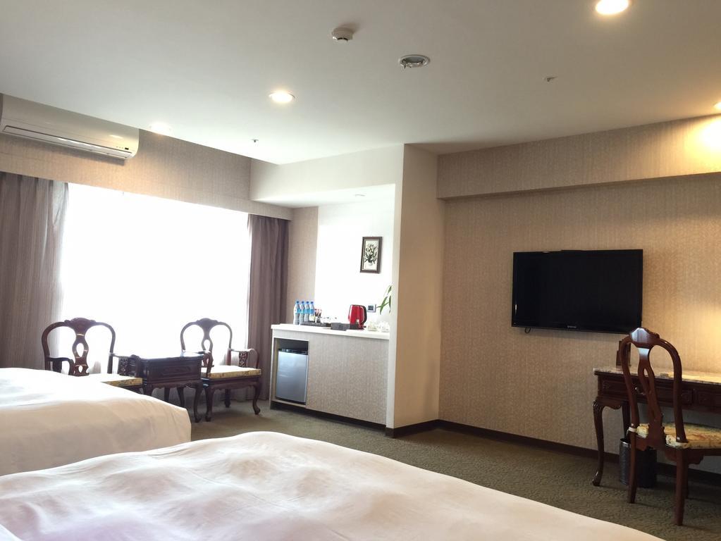 Royal Seasons Hotel Taichung‧Zhongkang Экстерьер фото