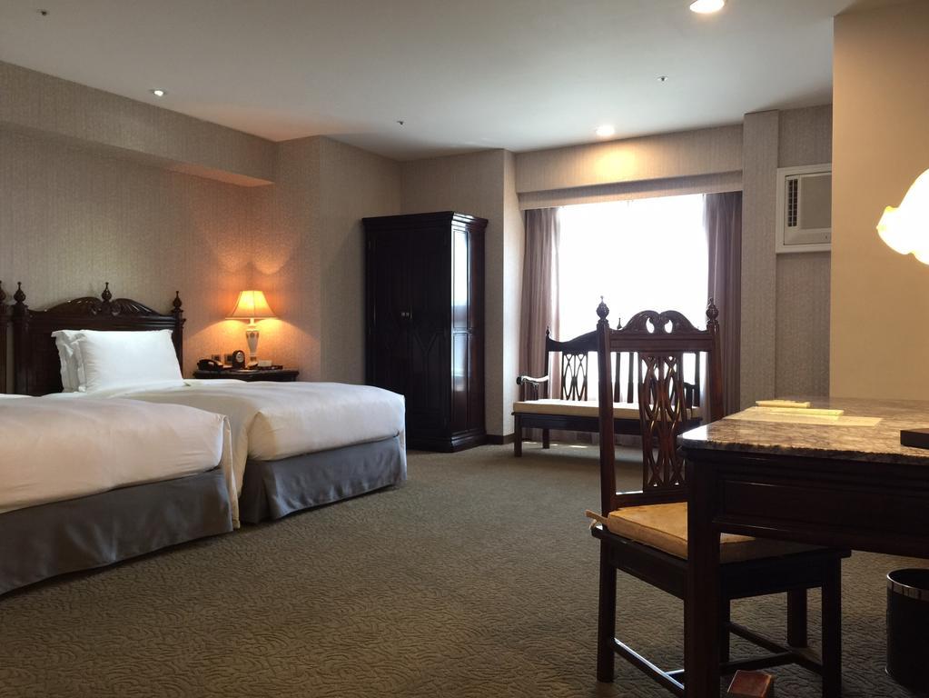 Royal Seasons Hotel Taichung‧Zhongkang Экстерьер фото