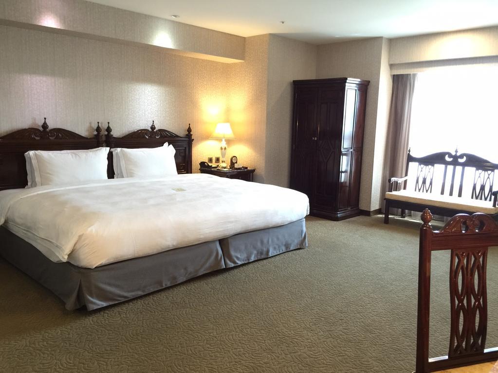 Royal Seasons Hotel Taichung‧Zhongkang Экстерьер фото