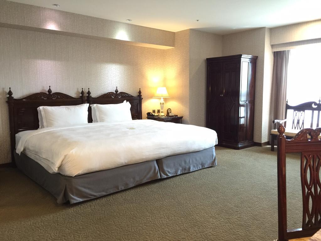 Royal Seasons Hotel Taichung‧Zhongkang Экстерьер фото