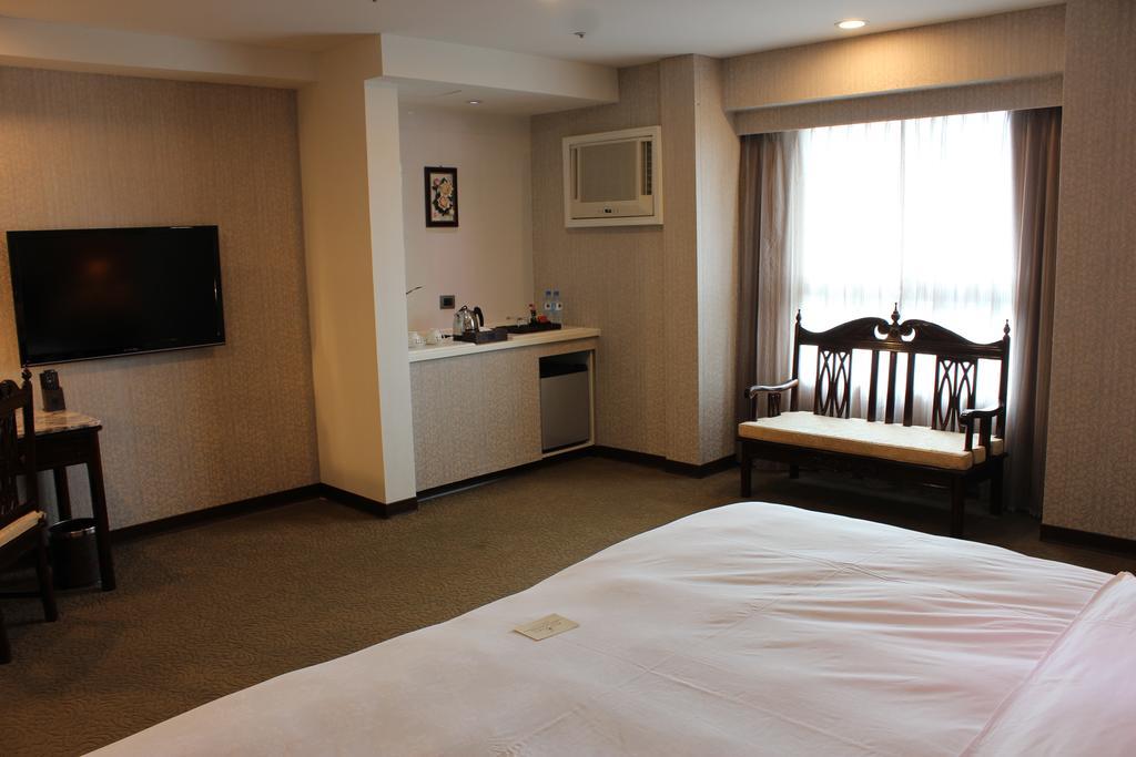 Royal Seasons Hotel Taichung‧Zhongkang Экстерьер фото