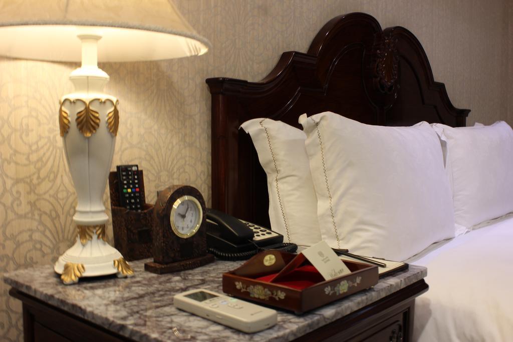 Royal Seasons Hotel Taichung‧Zhongkang Экстерьер фото