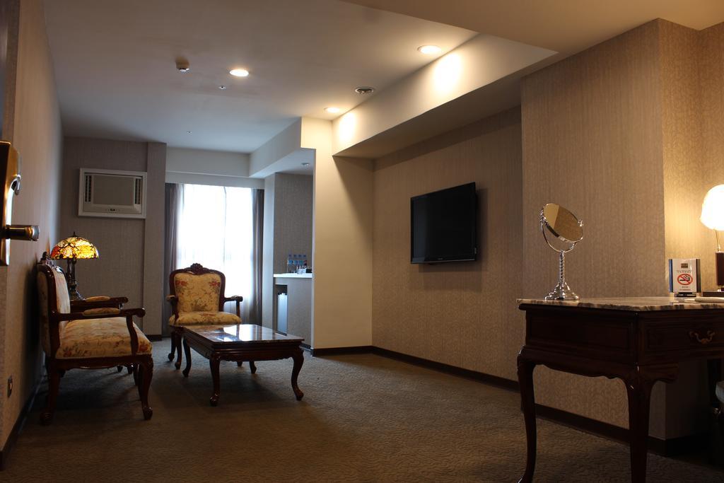 Royal Seasons Hotel Taichung‧Zhongkang Экстерьер фото