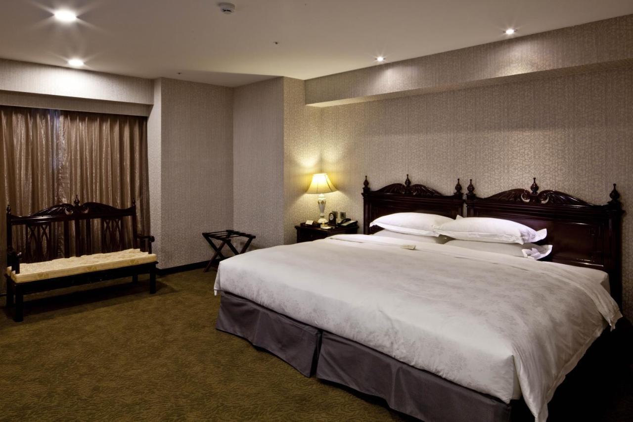 Royal Seasons Hotel Taichung‧Zhongkang Экстерьер фото